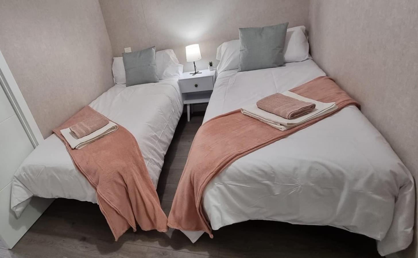 Torrejon Suites 托雷洪-德阿尔多斯 外观 照片